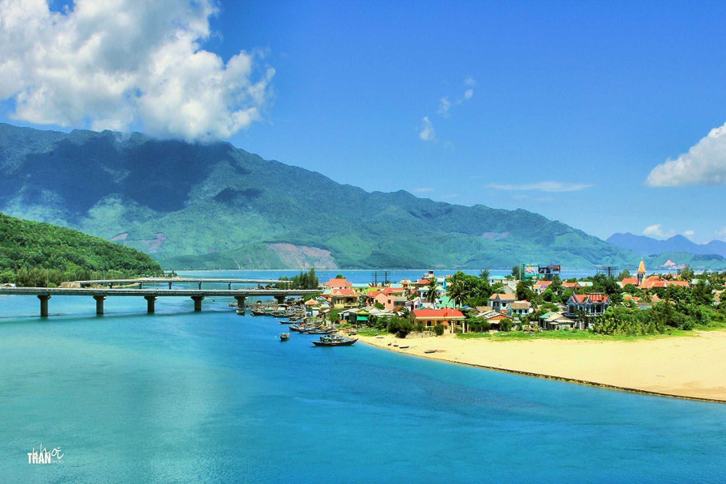 Hue Premier Group Tour From Hoi An/ Da nang (Small group size)